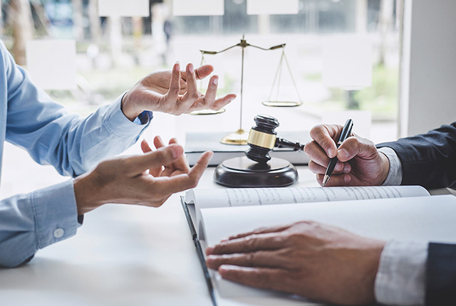 新时代的铁痕人，与您一起历经风雨，共踏征程！